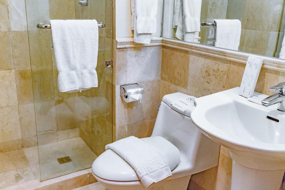 Balabag  Crown Regency Courtyard Resort מראה חיצוני תמונה