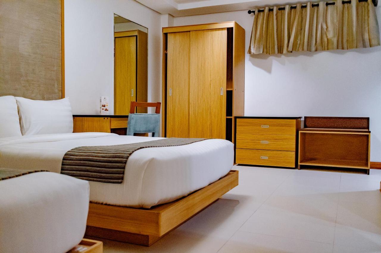Balabag  Crown Regency Courtyard Resort מראה חיצוני תמונה