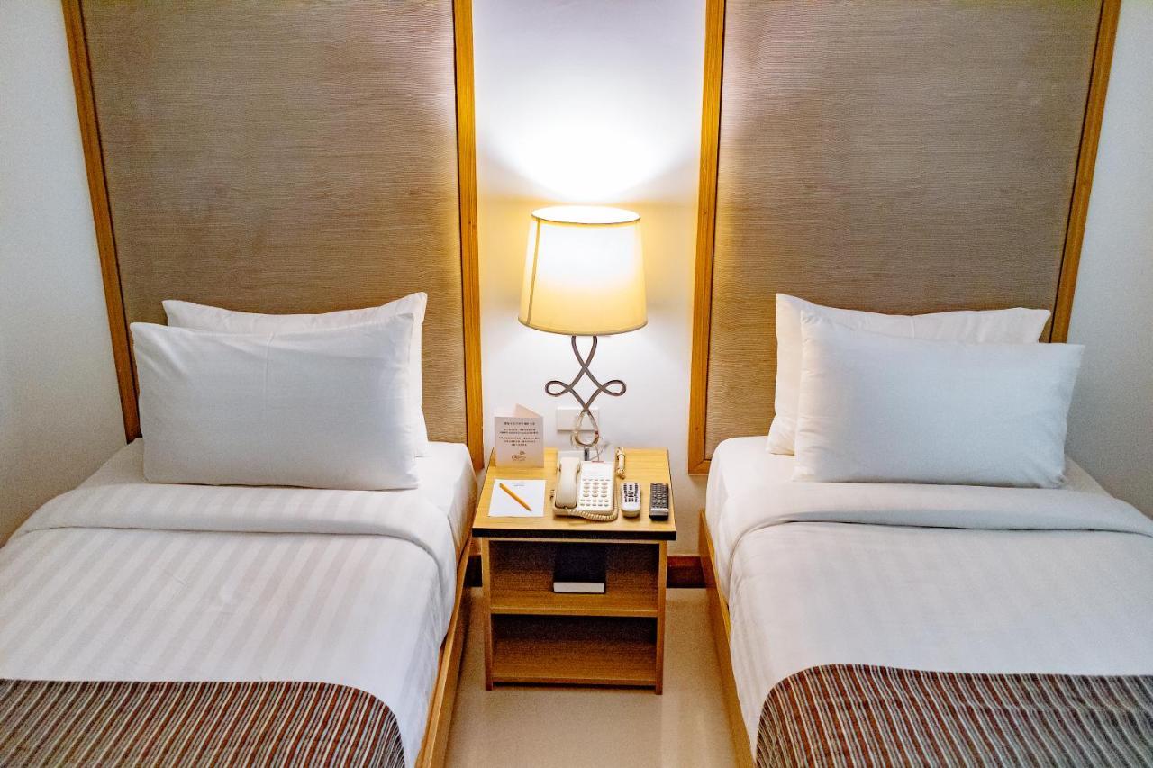 Balabag  Crown Regency Courtyard Resort מראה חיצוני תמונה