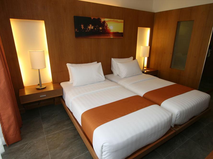 Balabag  Crown Regency Courtyard Resort מראה חיצוני תמונה