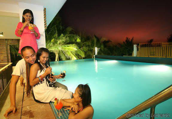 Balabag  Crown Regency Courtyard Resort מראה חיצוני תמונה