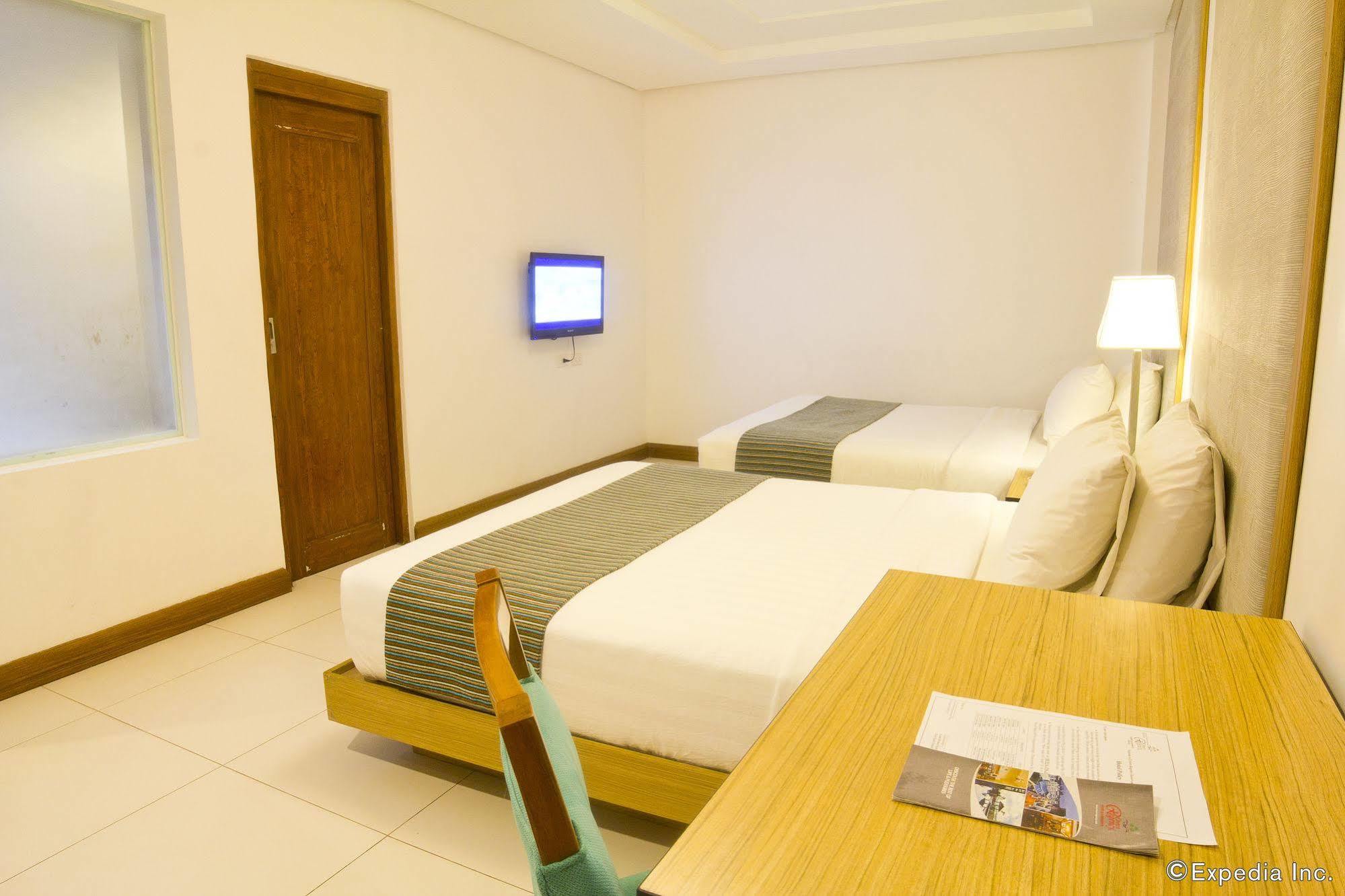 Balabag  Crown Regency Courtyard Resort מראה חיצוני תמונה