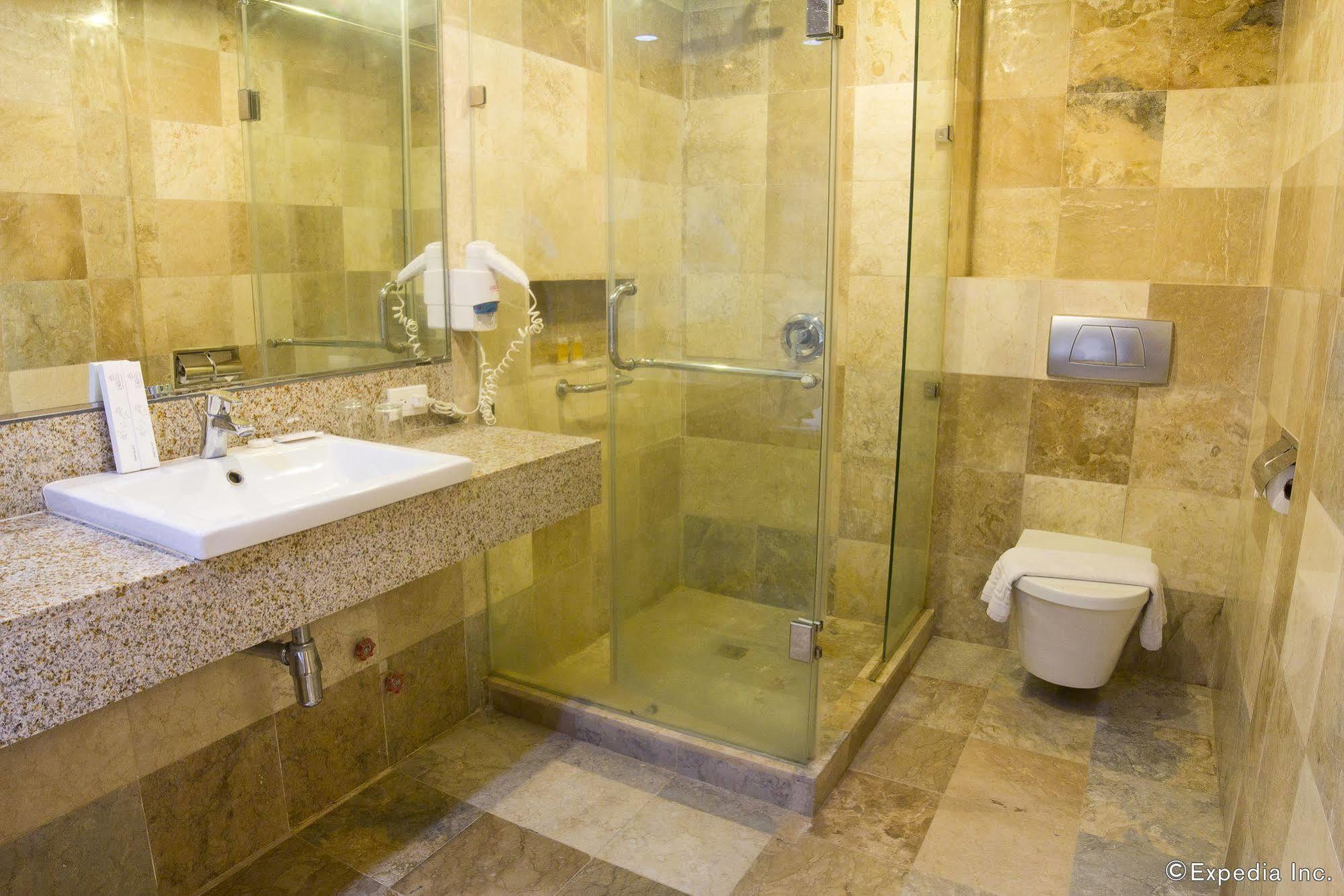 Balabag  Crown Regency Courtyard Resort מראה חיצוני תמונה