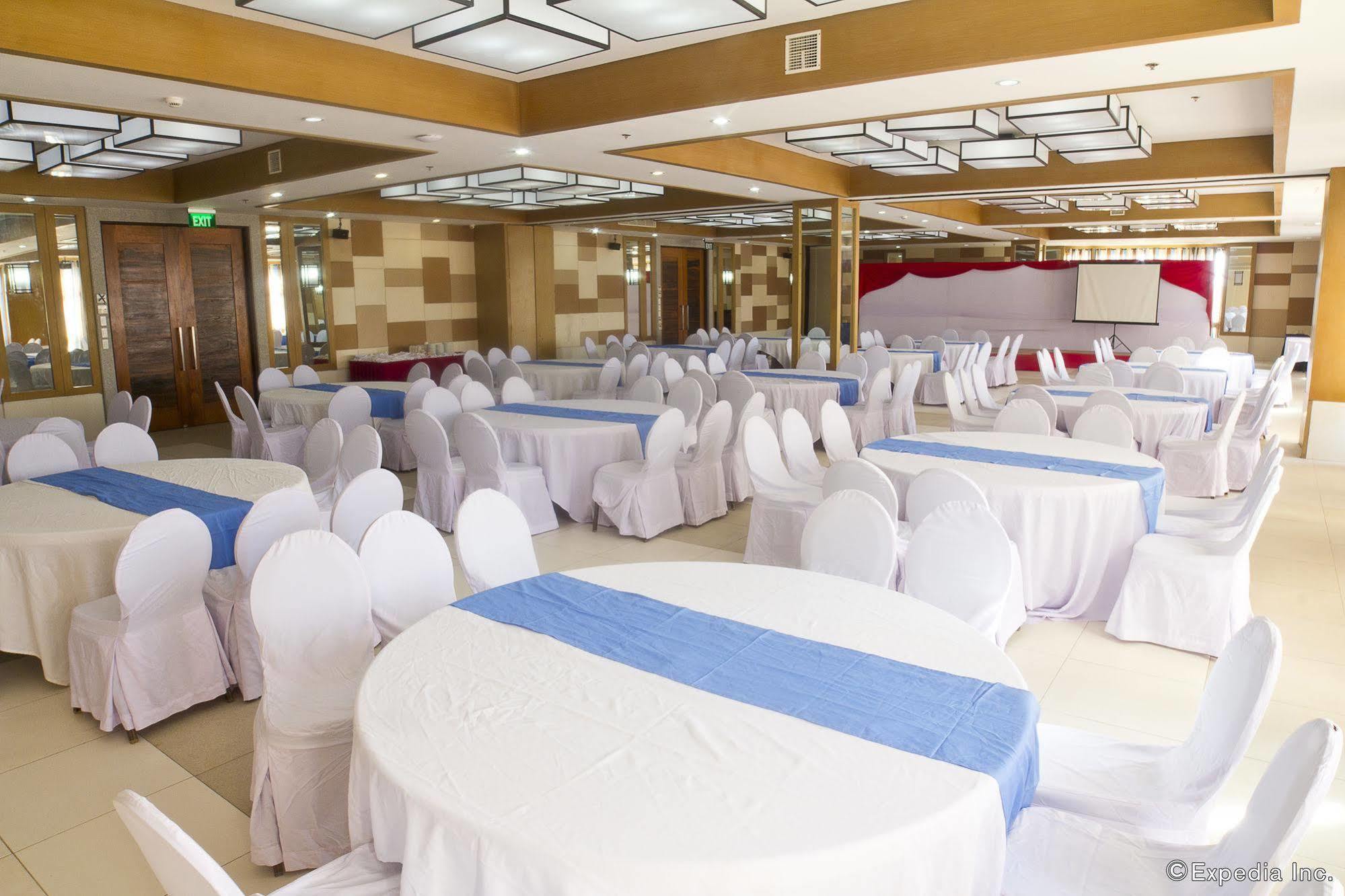 Balabag  Crown Regency Courtyard Resort מראה חיצוני תמונה